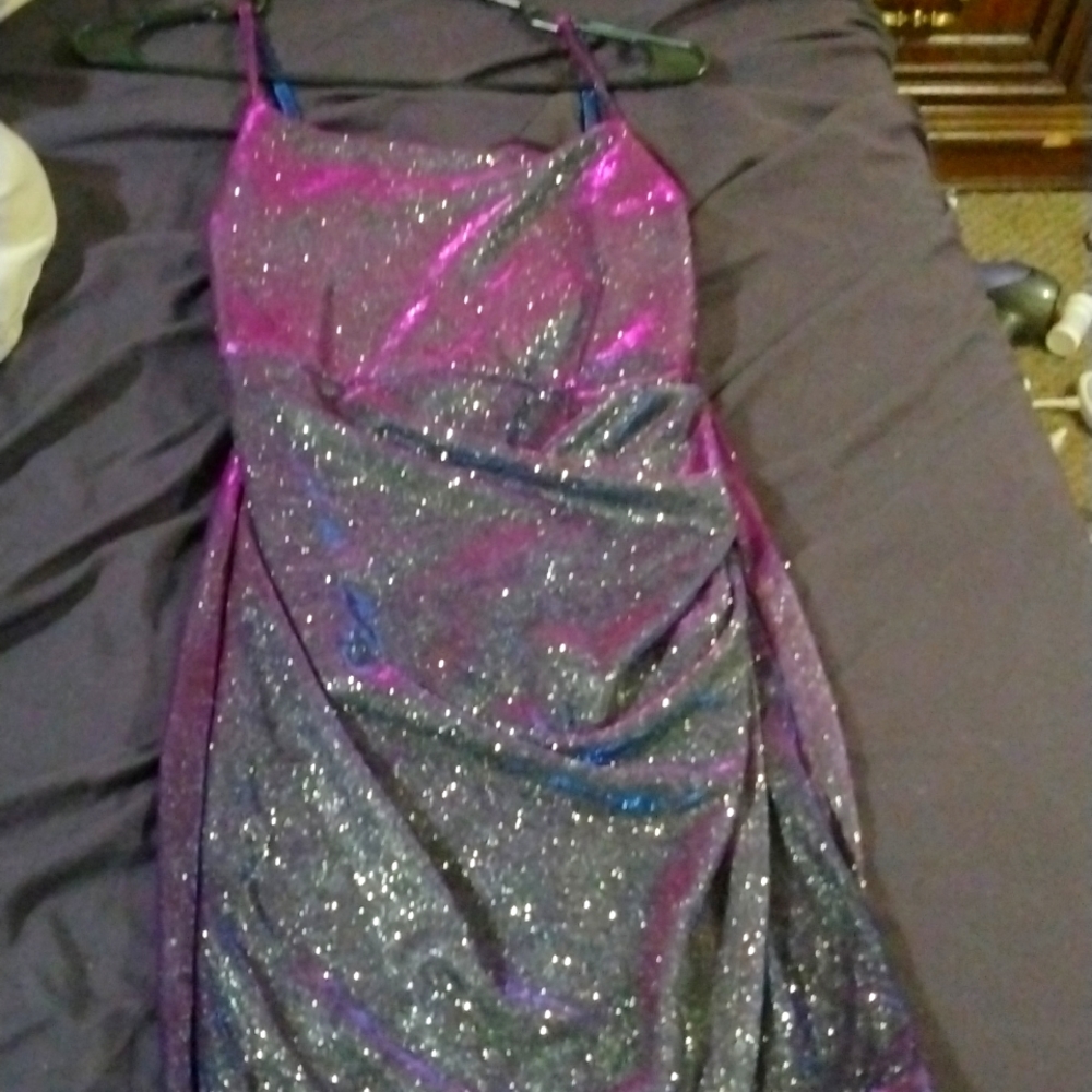 Size X Small homecoming dress color shift extremely sparkly